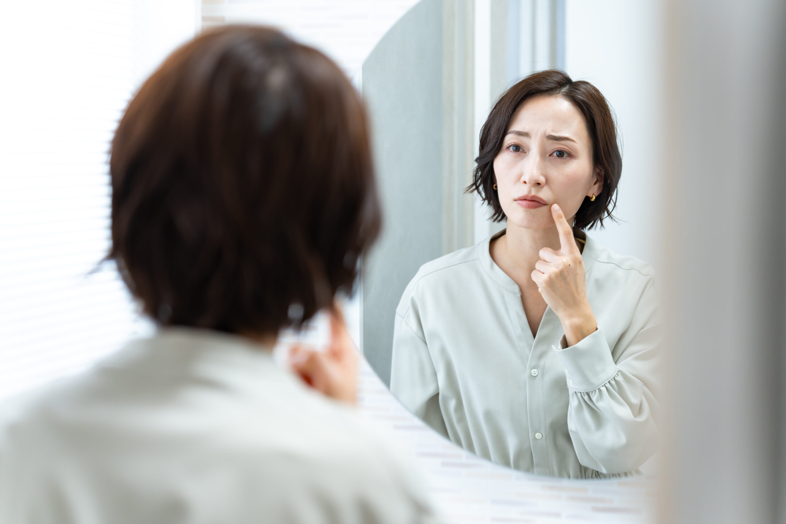 シミ治療に使われるハイドロキノン・トレチノインとは？効果や注意点を解説
